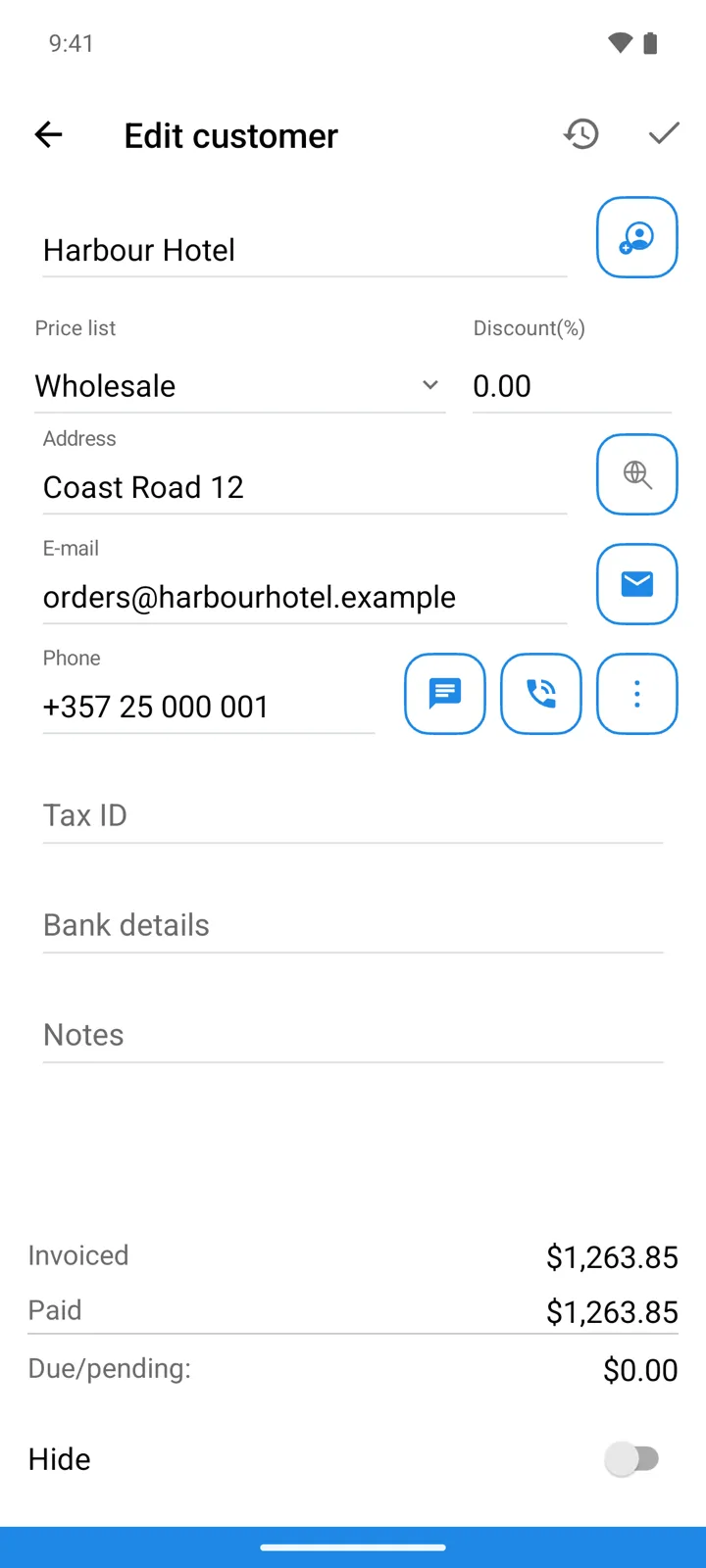 A customer card: contact actions, price list and discount, relationship totals